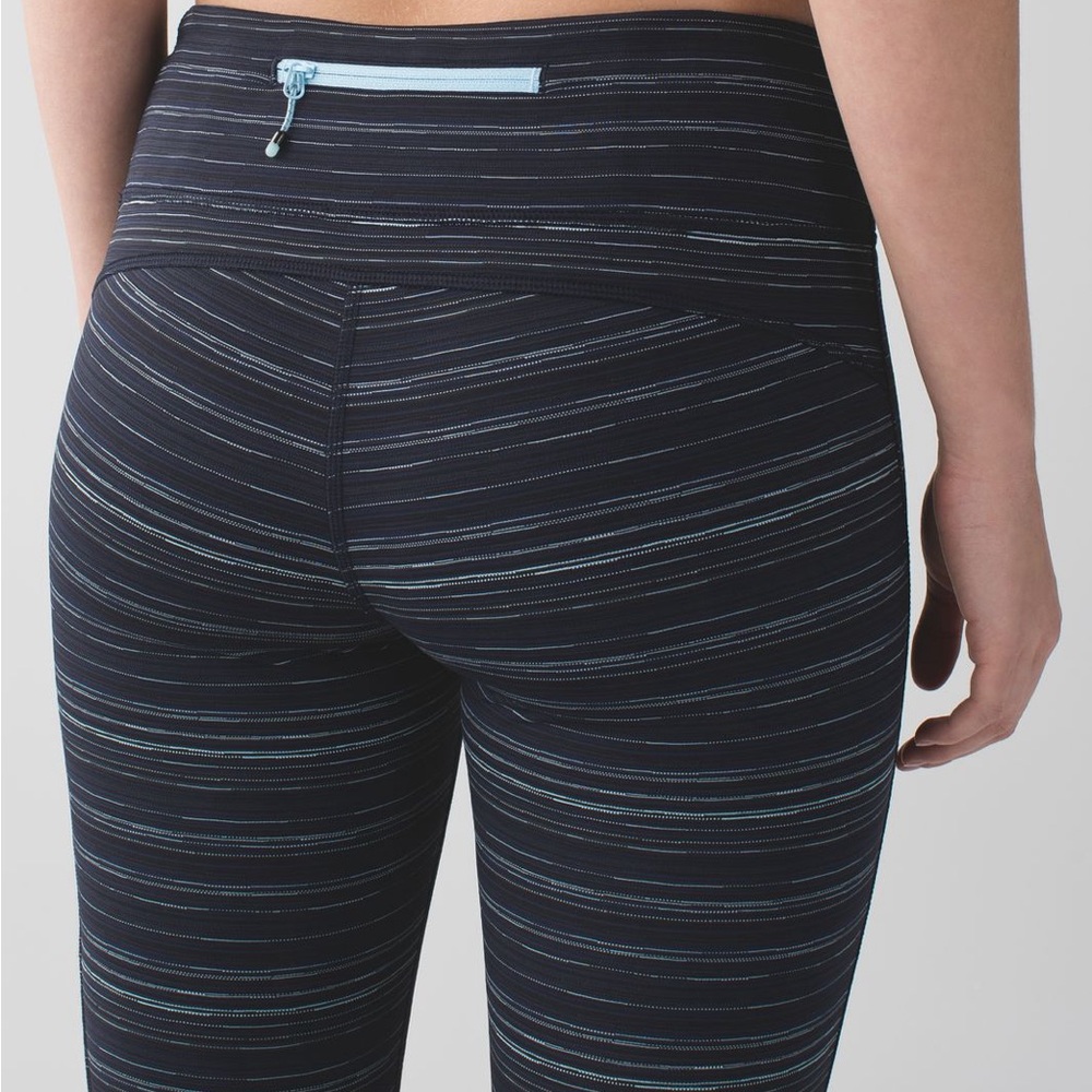 Lululemon Run The World 7/8 Tight Cyber Stripe Naval Blue Black‎ / Naval Blue 4 - Picture 2 of 13